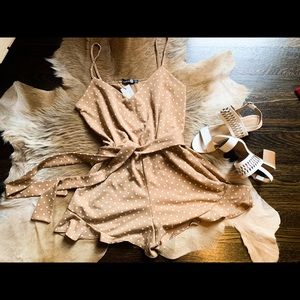 NWT Boohoo romper with polka dots and sash